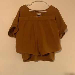 Yellow shirt and short combo